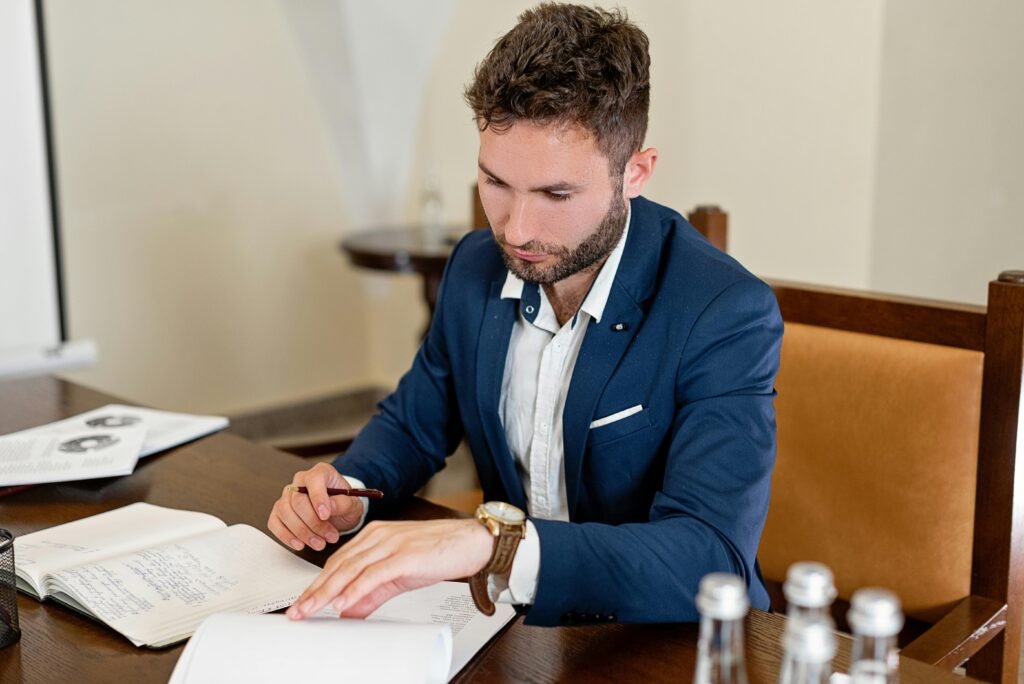 10 Wardrobe Staples Every Man Should Own by Age 30 2